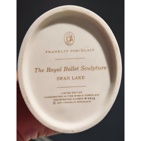 Franklin Porcelain Royal Ballet Sculpture “Swan Lake” 1977 Limited Edition - Picture 9 of 9